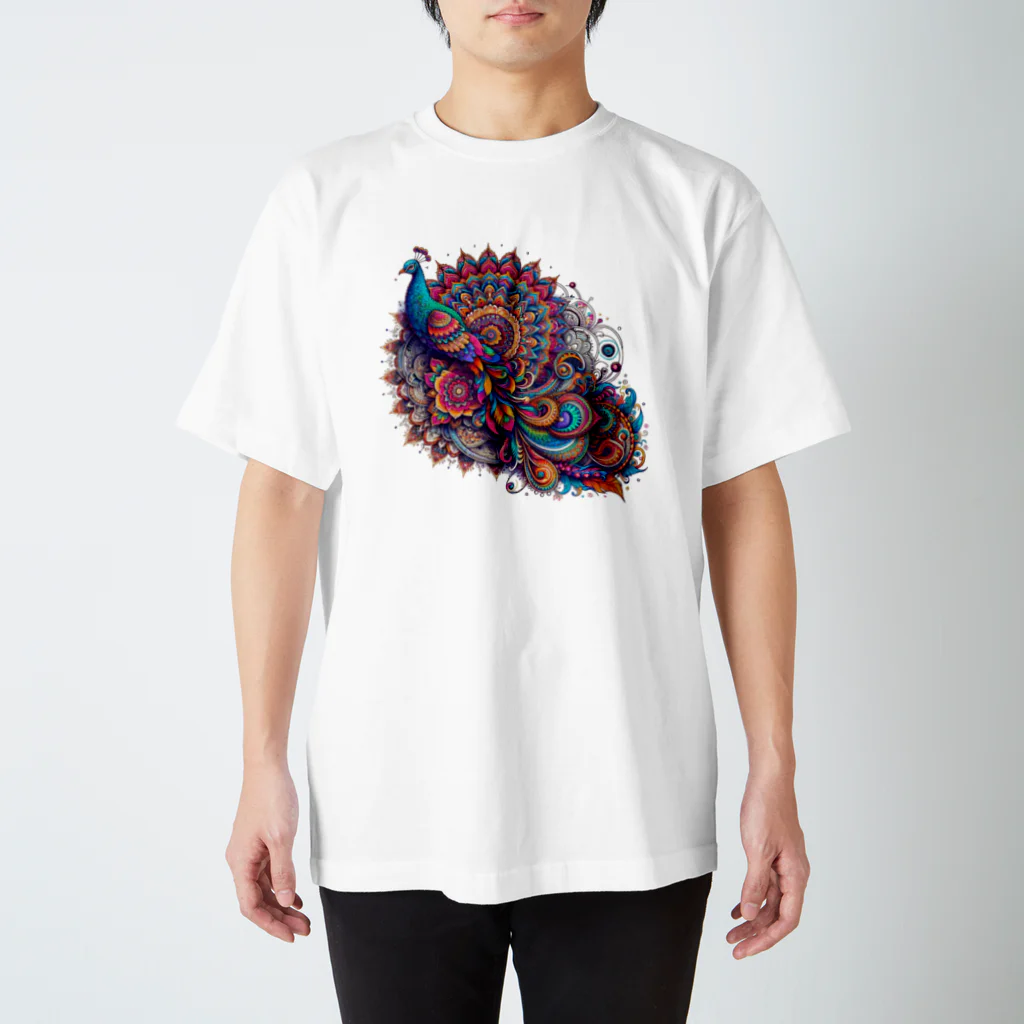 greenartのエスニック孔雀 Regular Fit T-Shirt