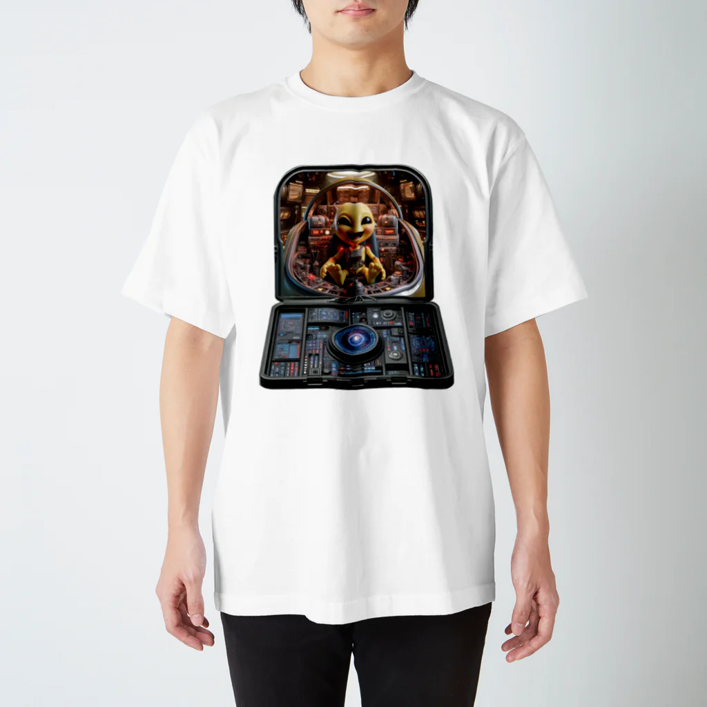 oniyanma64の地球人は我々に操作されている スタンダードTシャツ