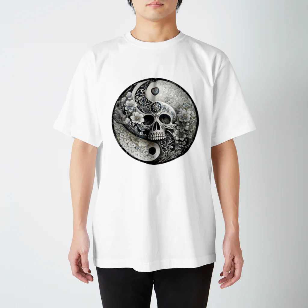 Ａ’ｚｗｏｒｋＳの陰陽太極図 華と髑髏 Regular Fit T-Shirt