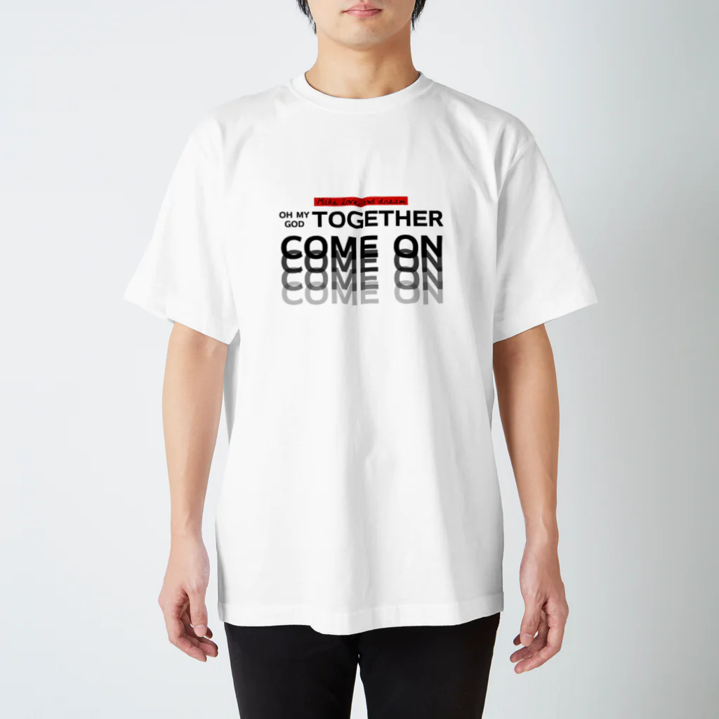 muscle_oniisanのオーマイゴッドトゥギャザー（黒文字） Regular Fit T-Shirt