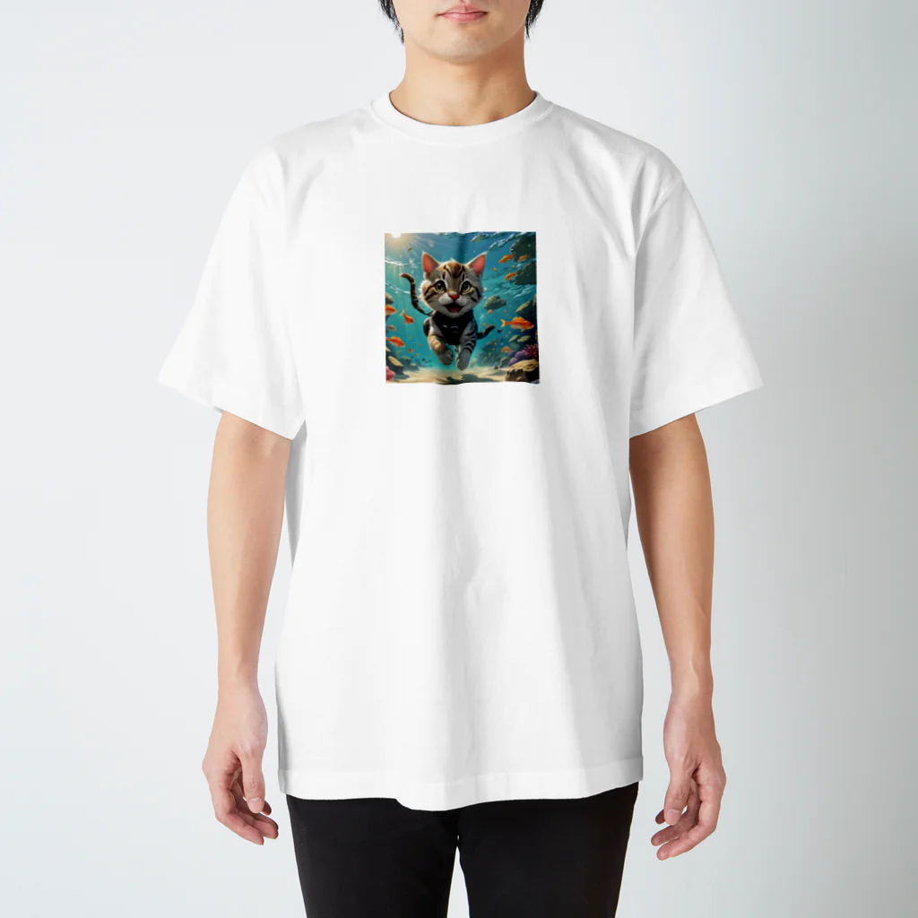 HIROICの猫ダイバー Regular Fit T-Shirt