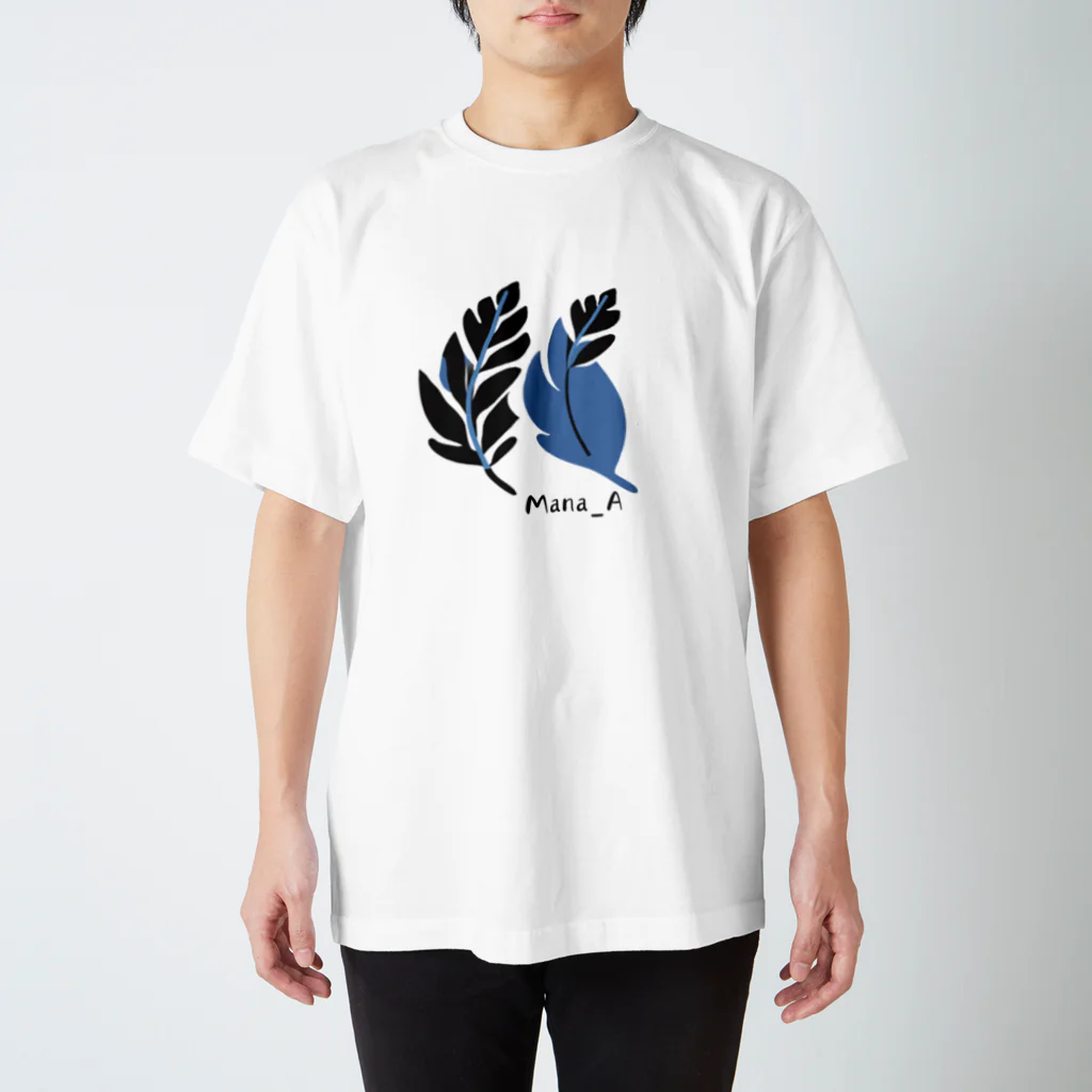 Mana Aのカラフル熱帯植物 Regular Fit T-Shirt