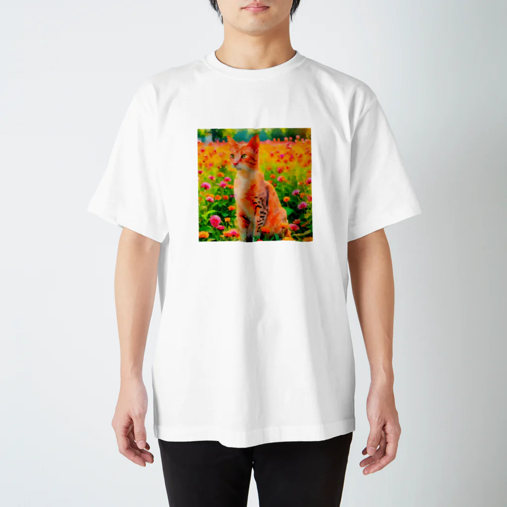 猫好きの谷の猫の水彩画/花畑のオリエンタルねこのイラスト/キジトラネコ Regular Fit T-Shirt