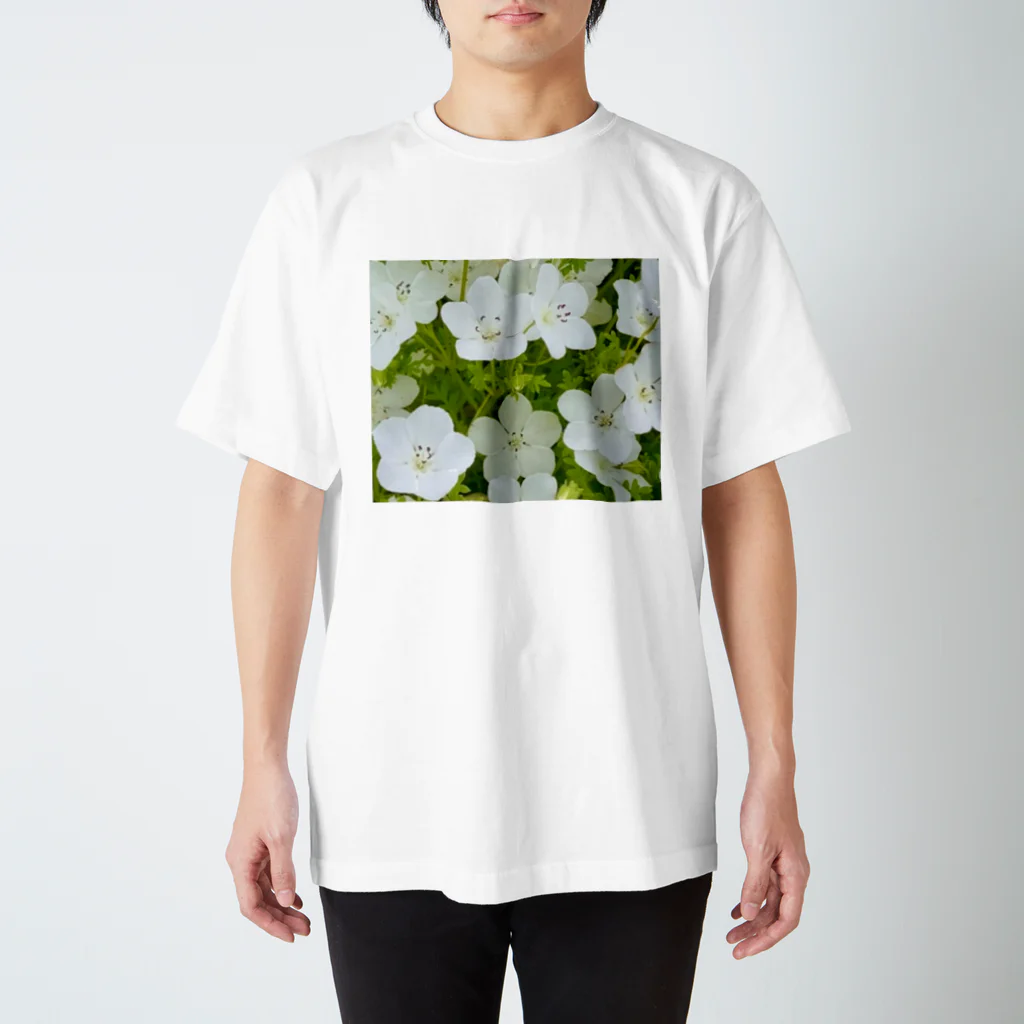 癒しの音楽の森の癒しの白いネモフィラ Regular Fit T-Shirt