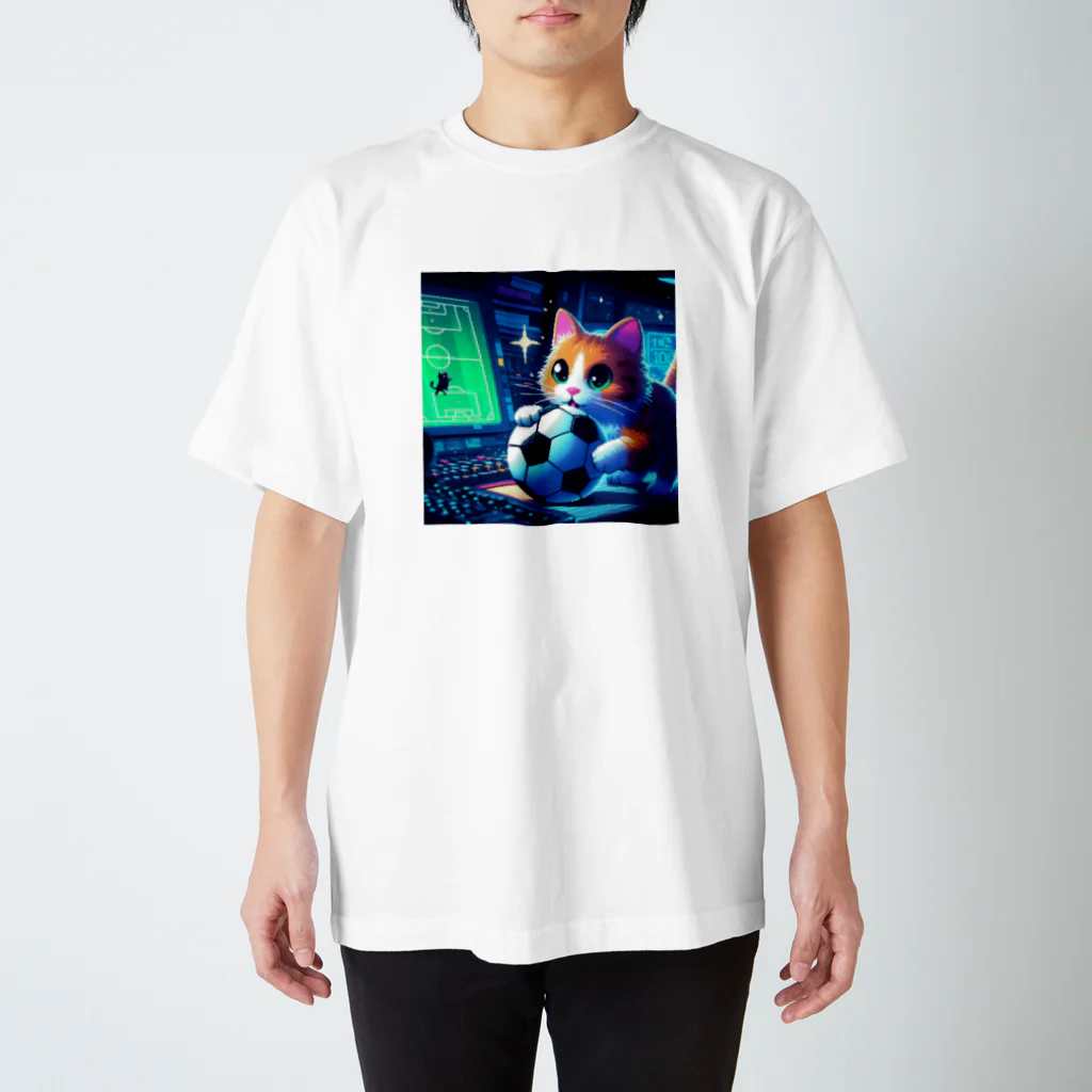 ボールボーイの猫とサッカー Regular Fit T-Shirt