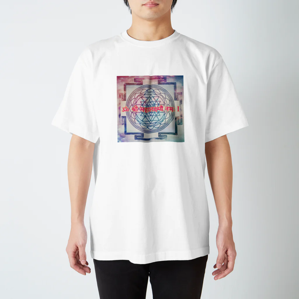 @mukuのLAKSHMI MANTRA ॐ श्री महालक्ष्म्यै नमः I スタンダードTシャツ