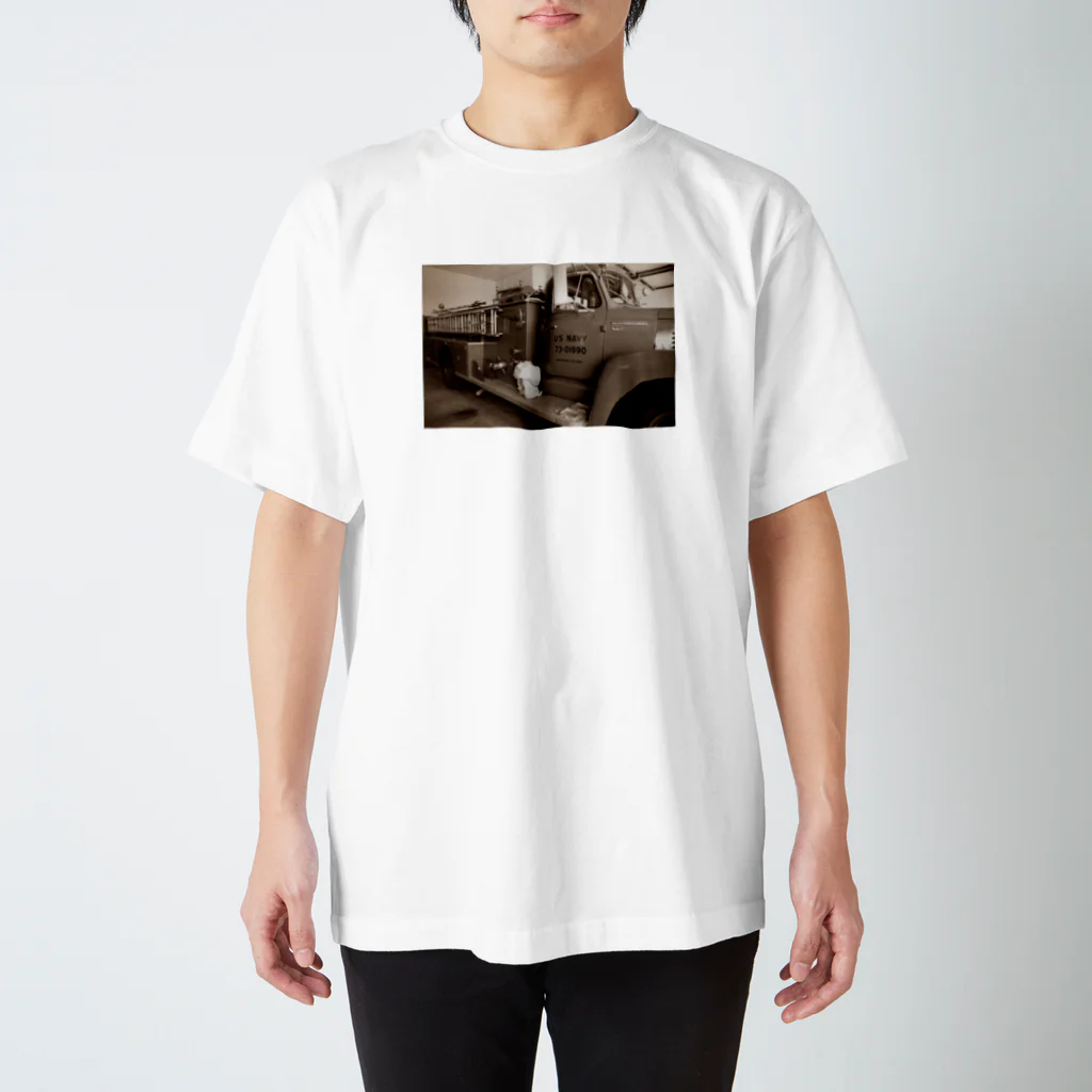 PETDOGSのYOKOHAMA1988（山手：消防車） Regular Fit T-Shirt