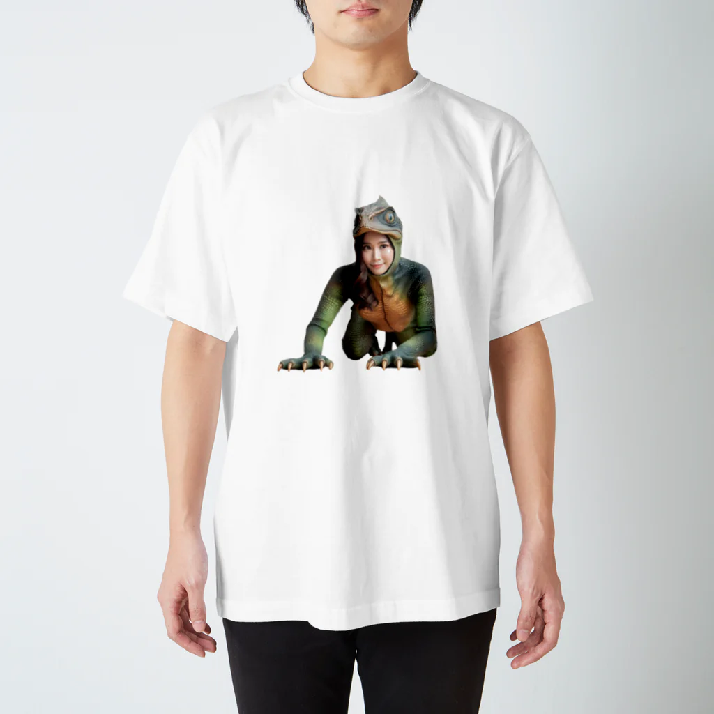 reptilesの怪人トカゲ女 Regular Fit T-Shirt