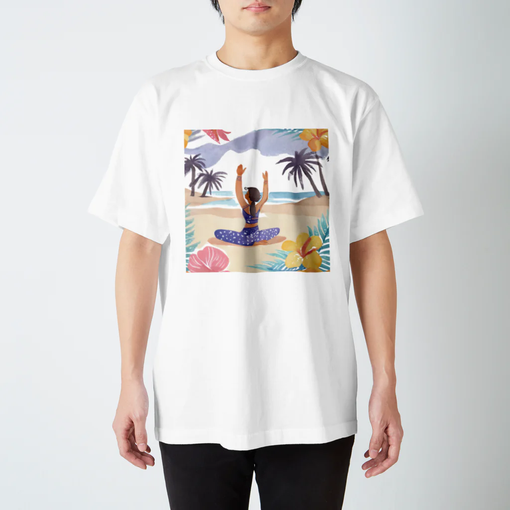 Kana Yamanakaのハワイで砂浜ヨガ Regular Fit T-Shirt