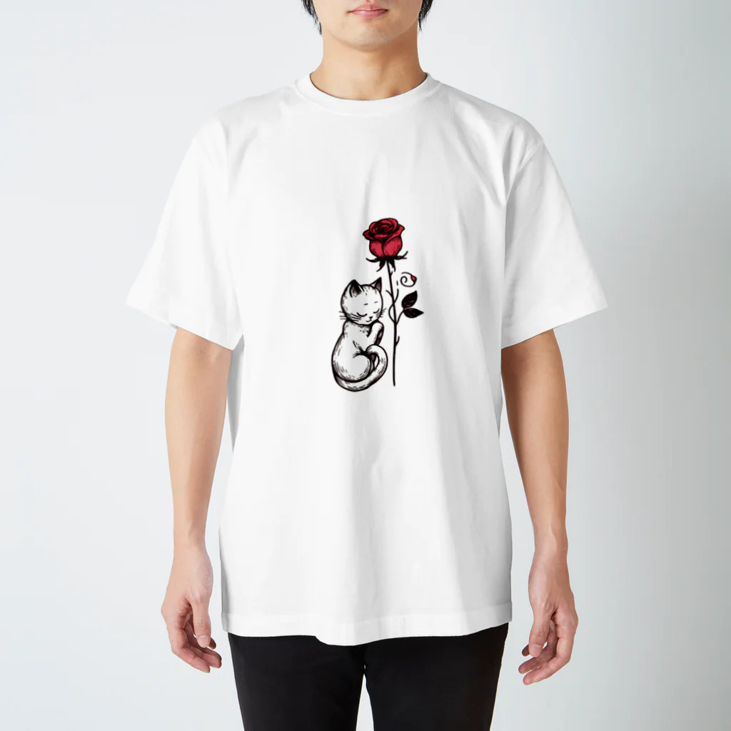 クロネコの薔薇と白猫 スタンダードTシャツ