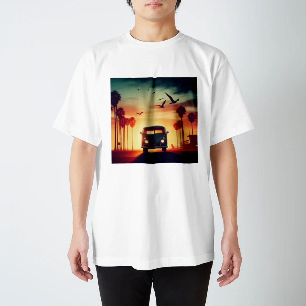 aircooled3のレトロなワーゲン 夕暮れビーチ 2 スタンダードTシャツ