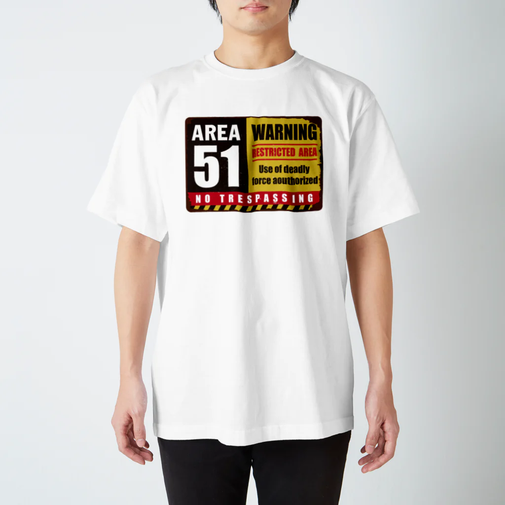 オノマトピアのエリア51警告看板【おもしろ標識】ヴィンテージ・レトロ・UFO Regular Fit T-Shirt