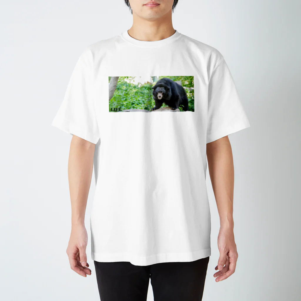 マタギの教え-公式ショップ-のLIFE with ツキノワグマ Regular Fit T-Shirt