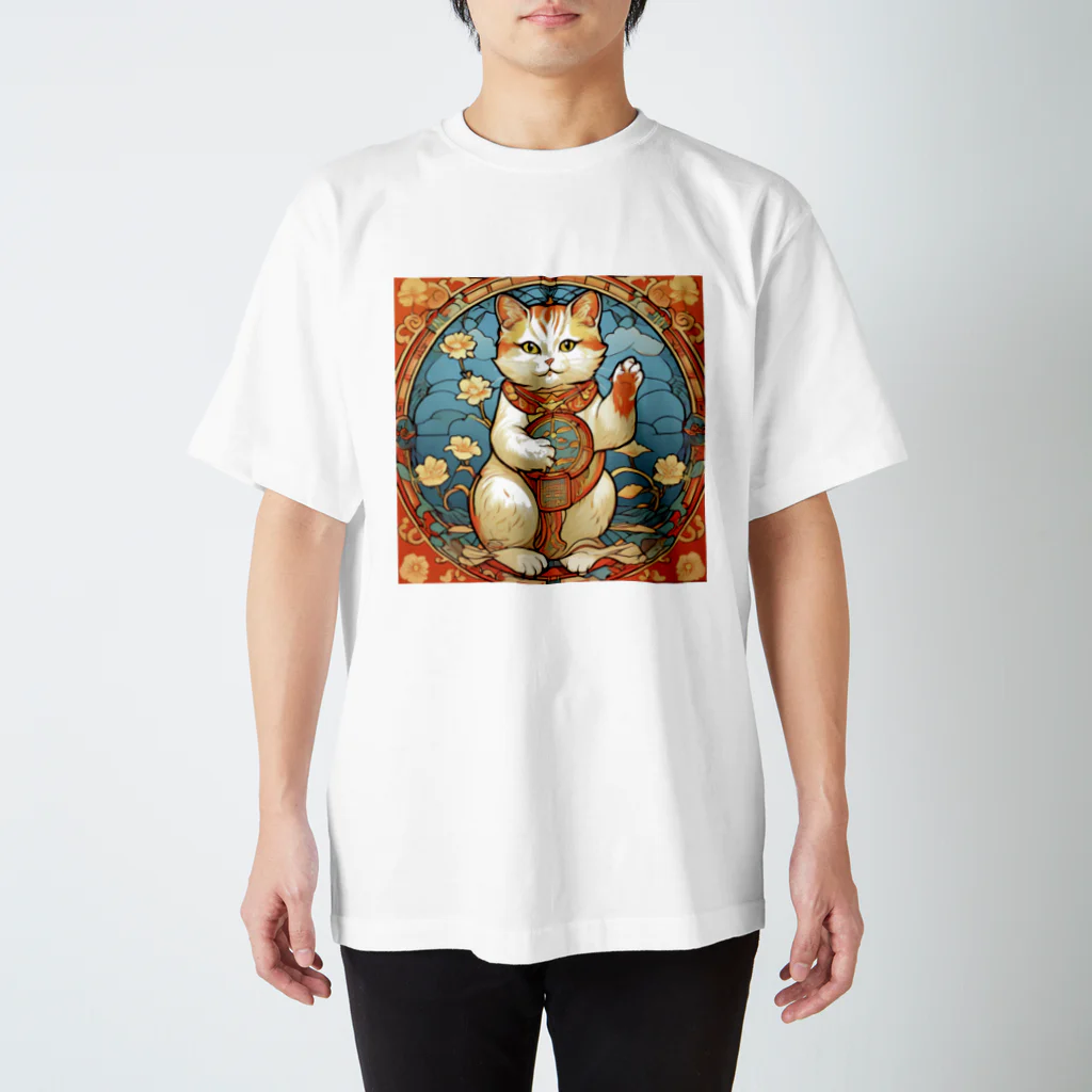 ゆまちゃんの開運雑貨屋さんの人を招く左手招き猫ミュシャ風 Regular Fit T-Shirt