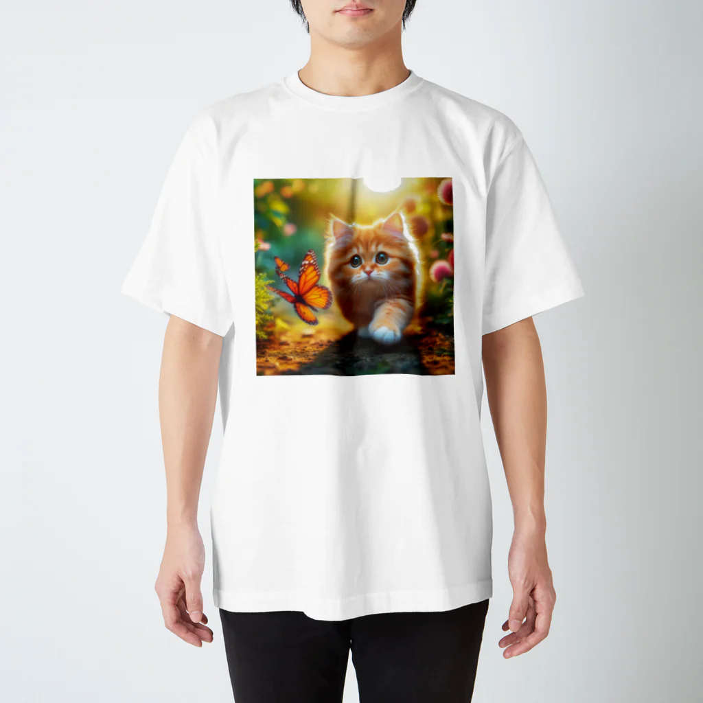 yellow roseの猫のお散歩 Regular Fit T-Shirt