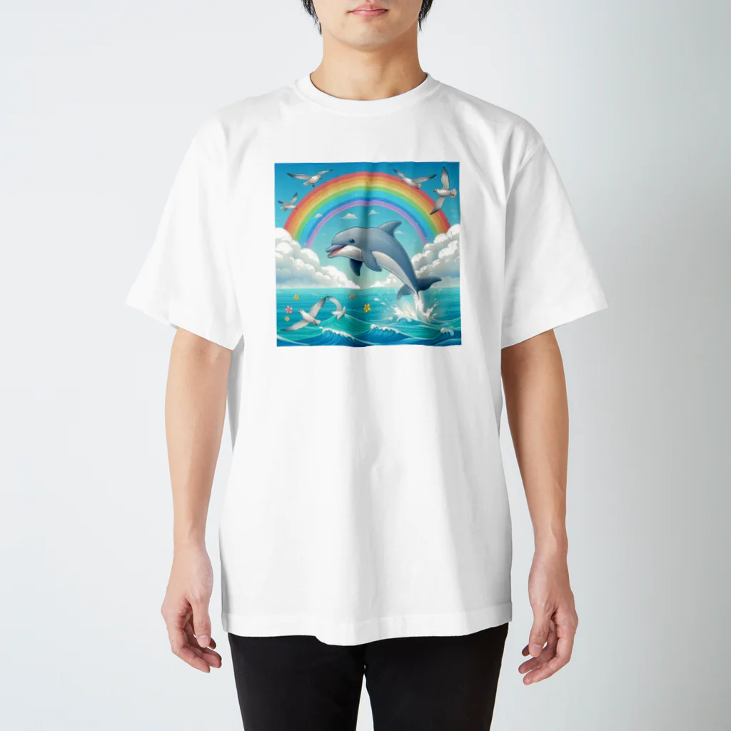 kaerinofficeのリラックスして虹を眺める愛らしいイルカの姿🌈🐬 Regular Fit T-Shirt