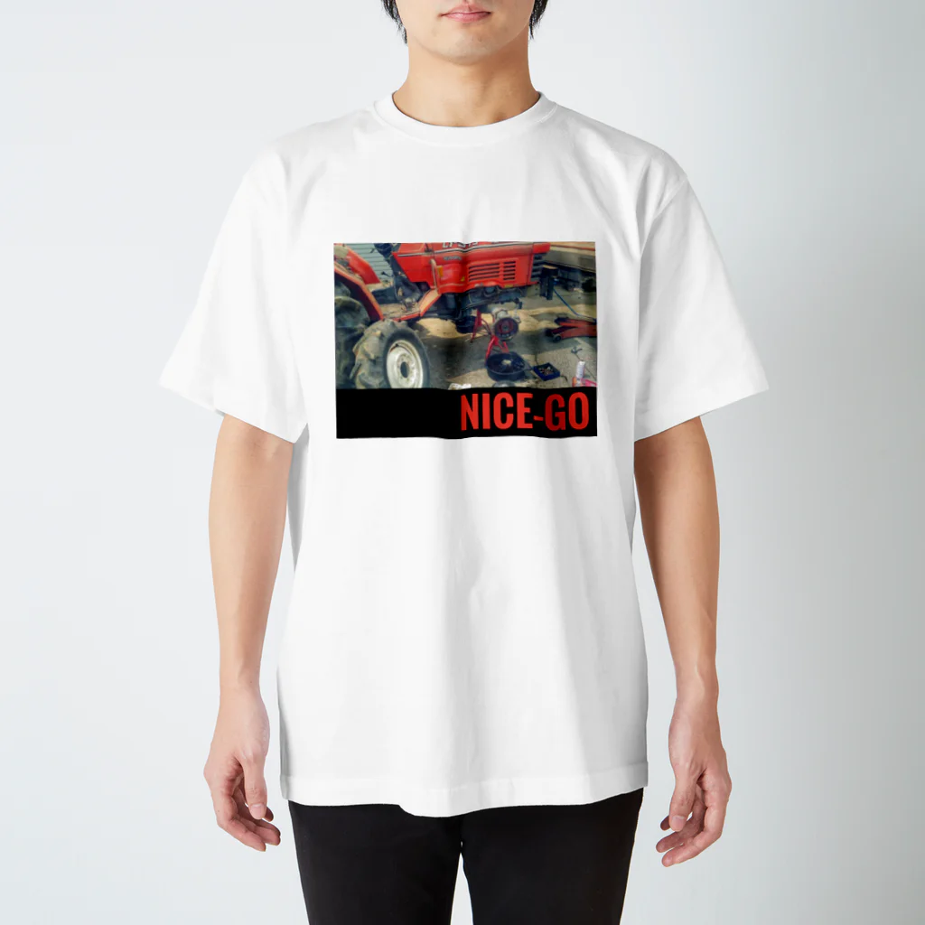 NICE-GOの前輪ケースOH! Regular Fit T-Shirt