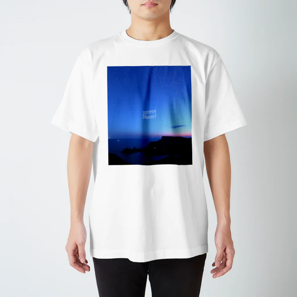 WONDER PROJECT / ワンダープロジェクトの海~夕岬~【2024年7月〜9月限定発売】 Regular Fit T-Shirt