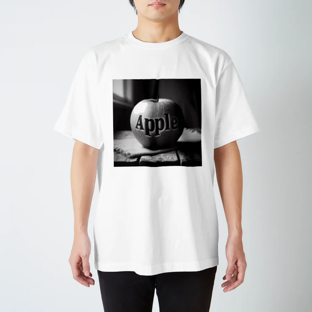 yuriseのモノトーンAppleグッズ Regular Fit T-Shirt