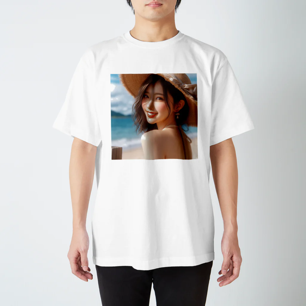 hopeデザインの海辺の美女 Regular Fit T-Shirt