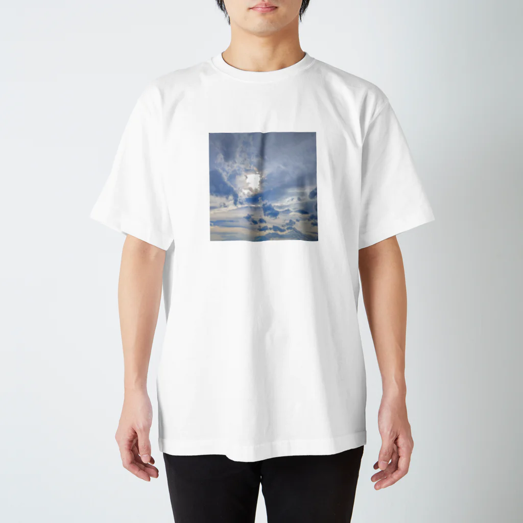 sasatasoの16時08分の空 スタンダードTシャツ