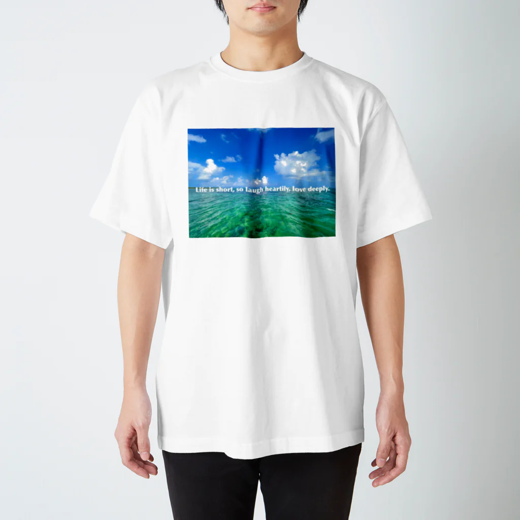 mizuphoto galleryのLife is short, so laugh heartily, love deeply. Regular Fit T-Shirt