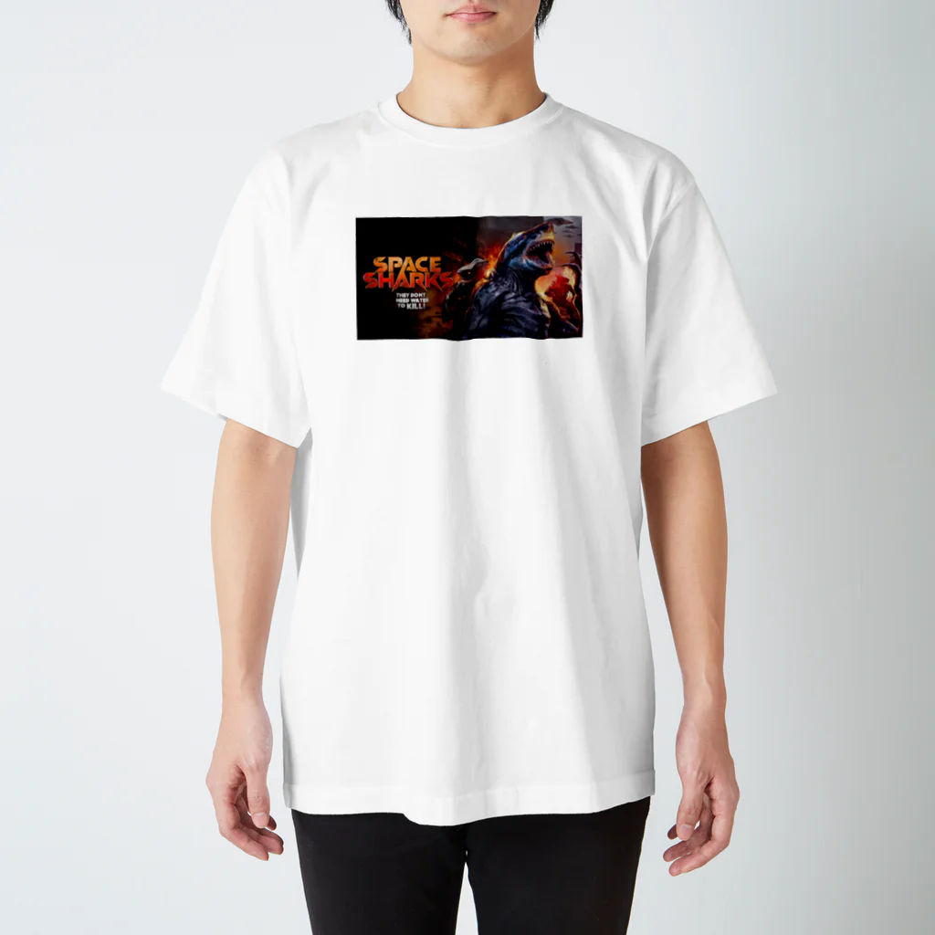 COMMA＋の『スペース・シャーク』U.Sオリジナルバージョン Regular Fit T-Shirt
