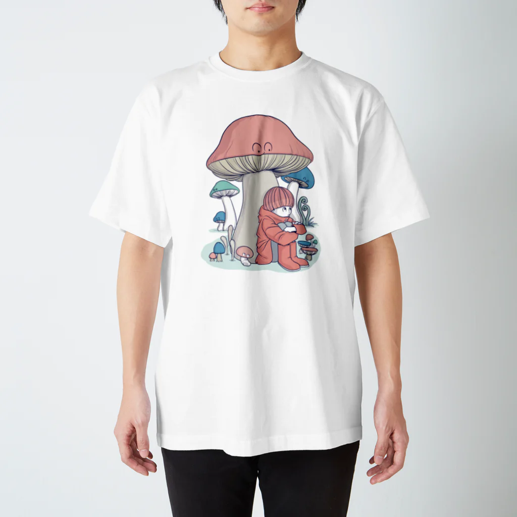 illust_mのきのこに雨宿り Regular Fit T-Shirt