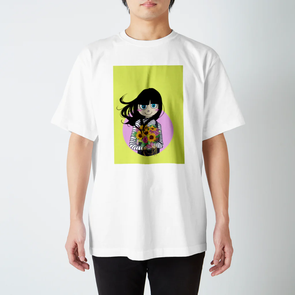 阿月紫音の花束を持つ少女 スタンダードTシャツ