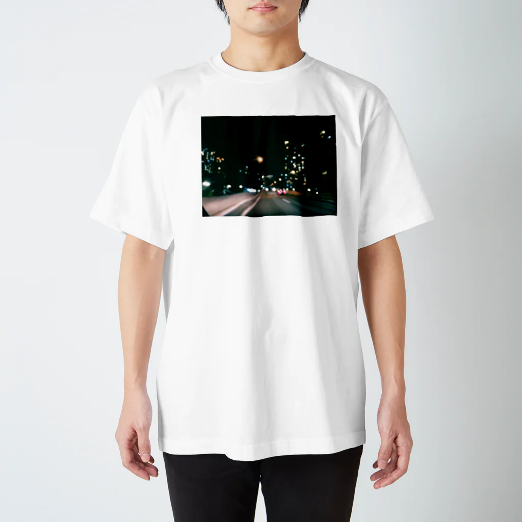 ｶﾈｺ ﾃﾞｽﾄﾛｲ ﾏﾅﾐの夜の夜 Regular Fit T-Shirt