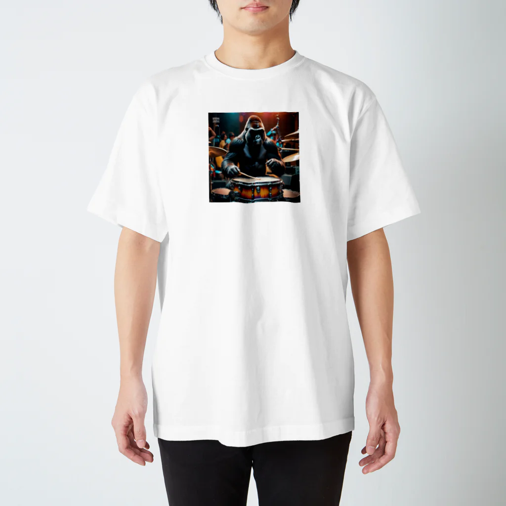 ゴリラをもっと身近に、もっとスタイリッシュに。の野生のリズムが、魂を揺さぶる。 Regular Fit T-Shirt