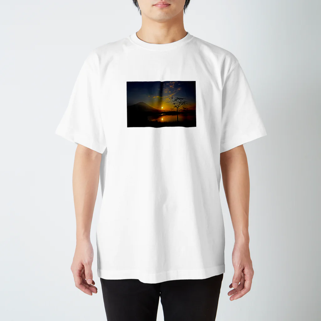 Shop Guest house Tokiwaの富士山パーカー Regular Fit T-Shirt