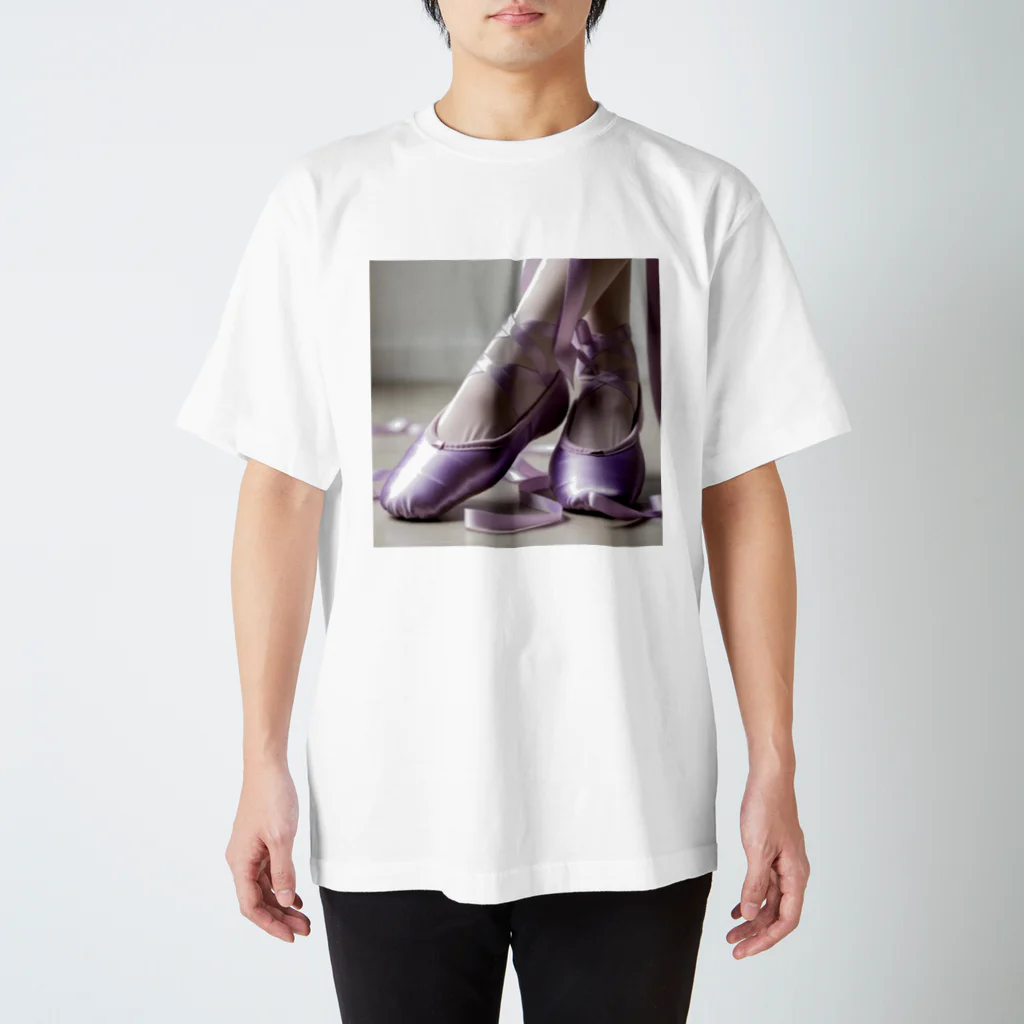 Lavender Wishのすみれ色のバレリーナ Regular Fit T-Shirt