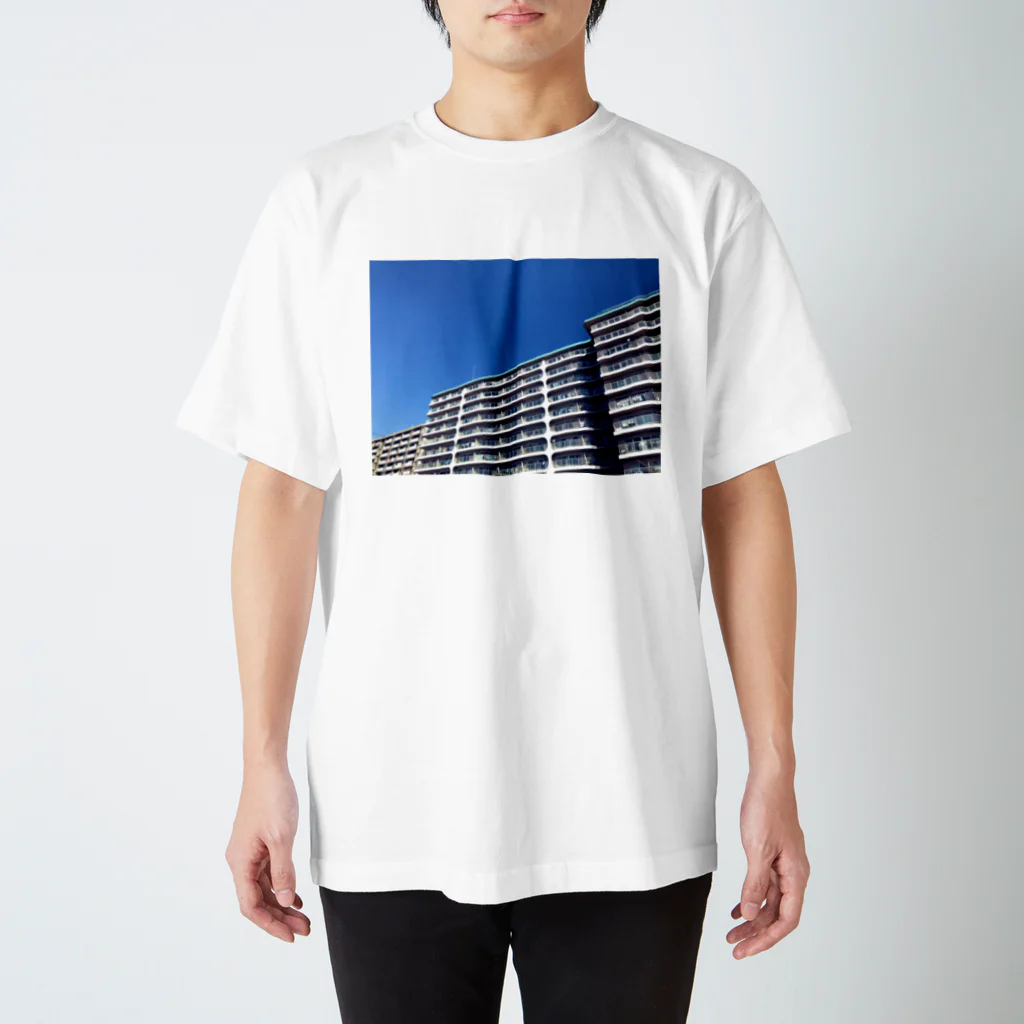 mecham_yeahの見上げる団地s スタンダードTシャツ