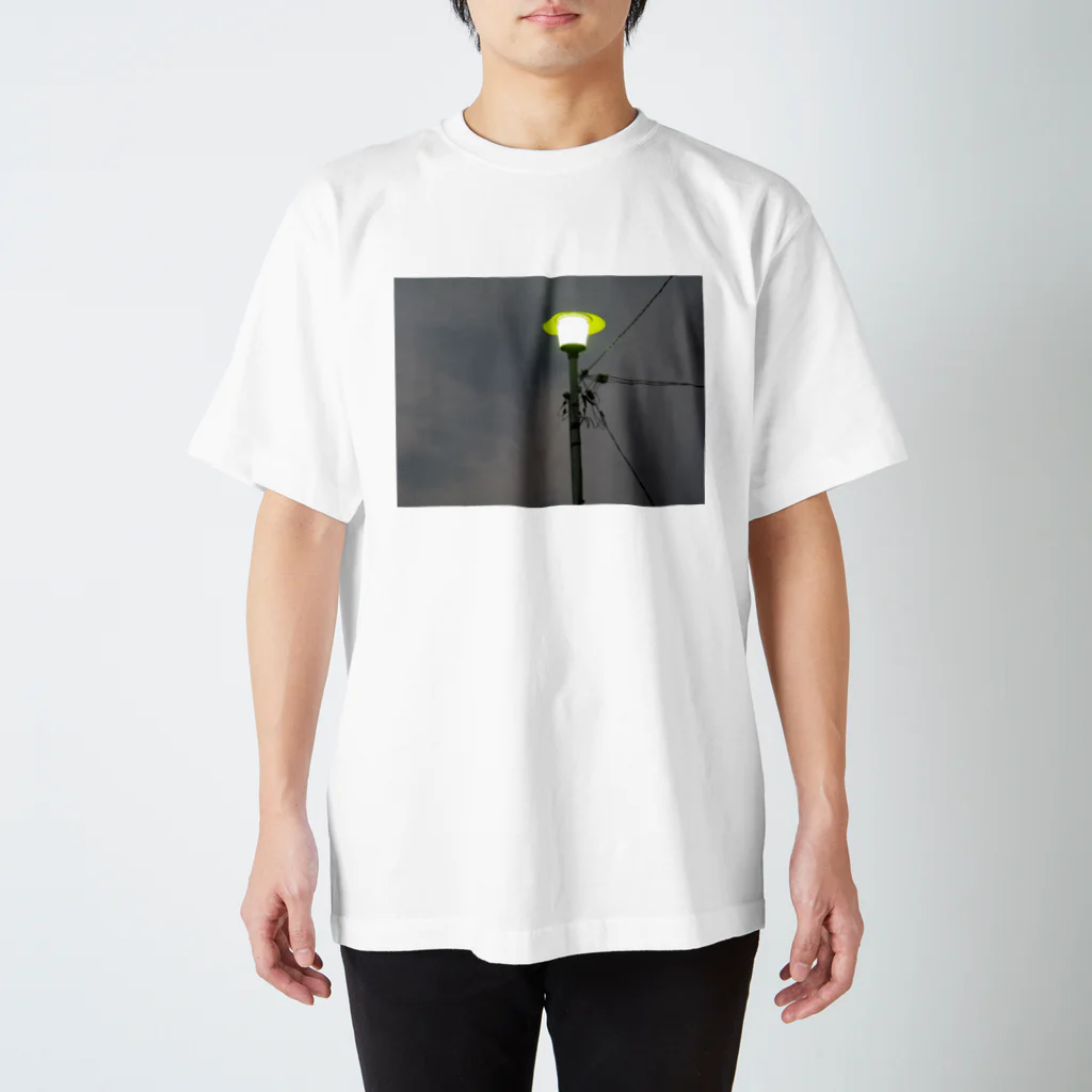 658kkopの街灯 Regular Fit T-Shirt