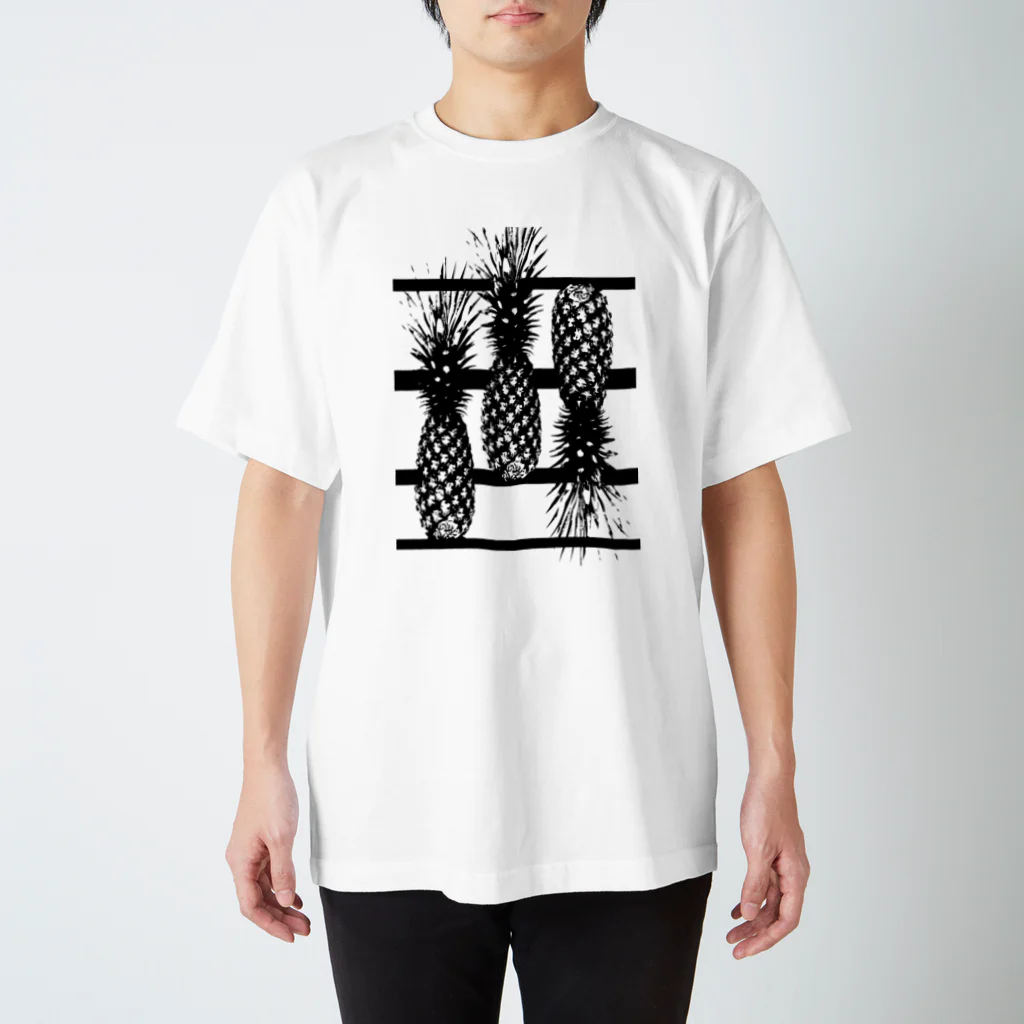 kyosukeytbの ytbシリーズ  パイナップル Regular Fit T-Shirt