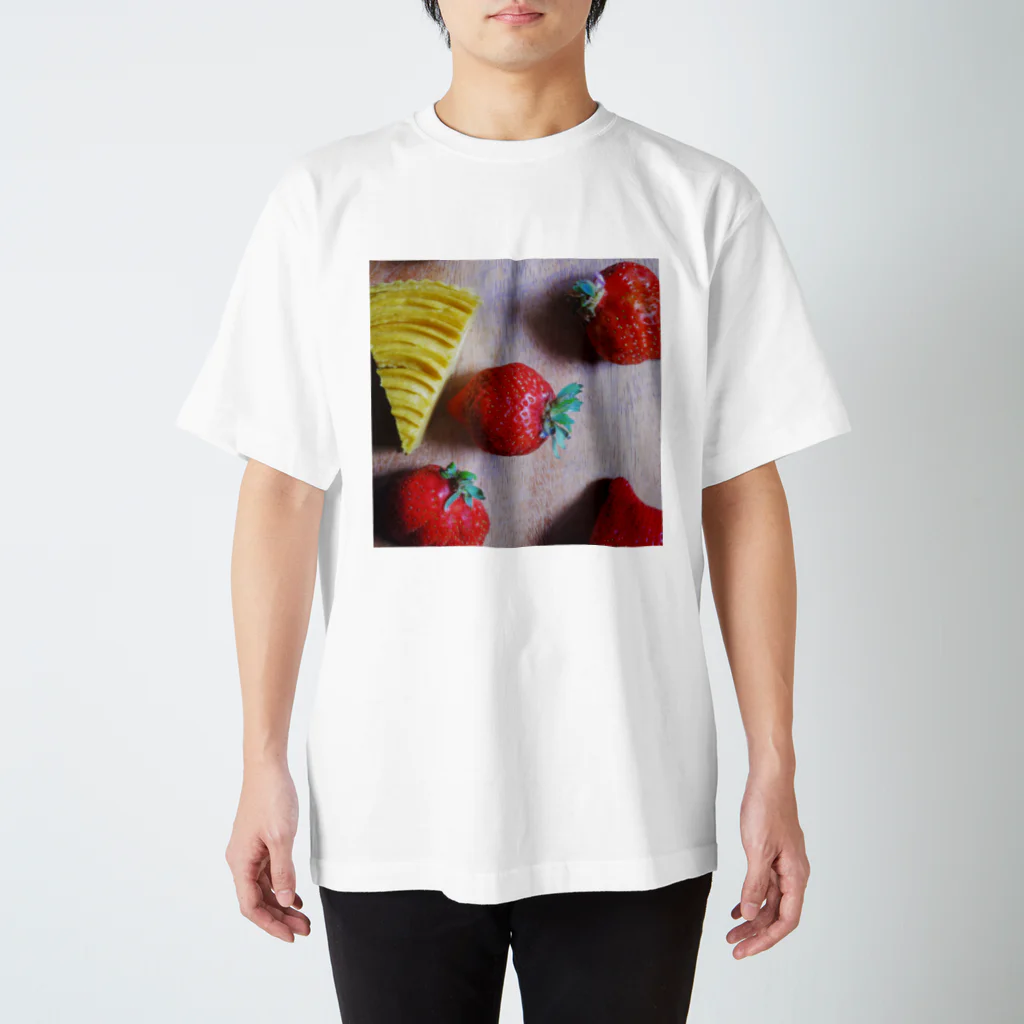 ユーサクのmorning strawberry スタンダードTシャツ