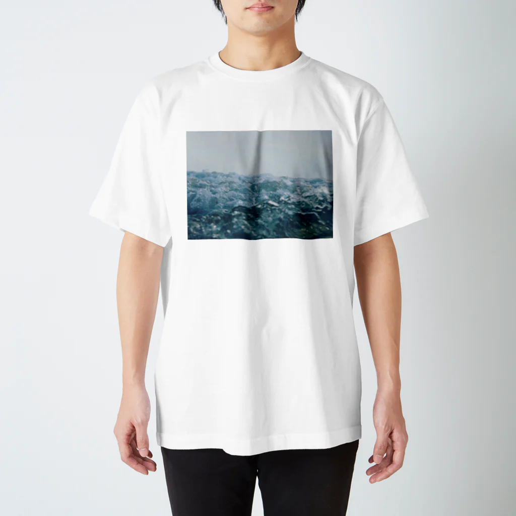 ユーサクのWater is the root of everything Regular Fit T-Shirt