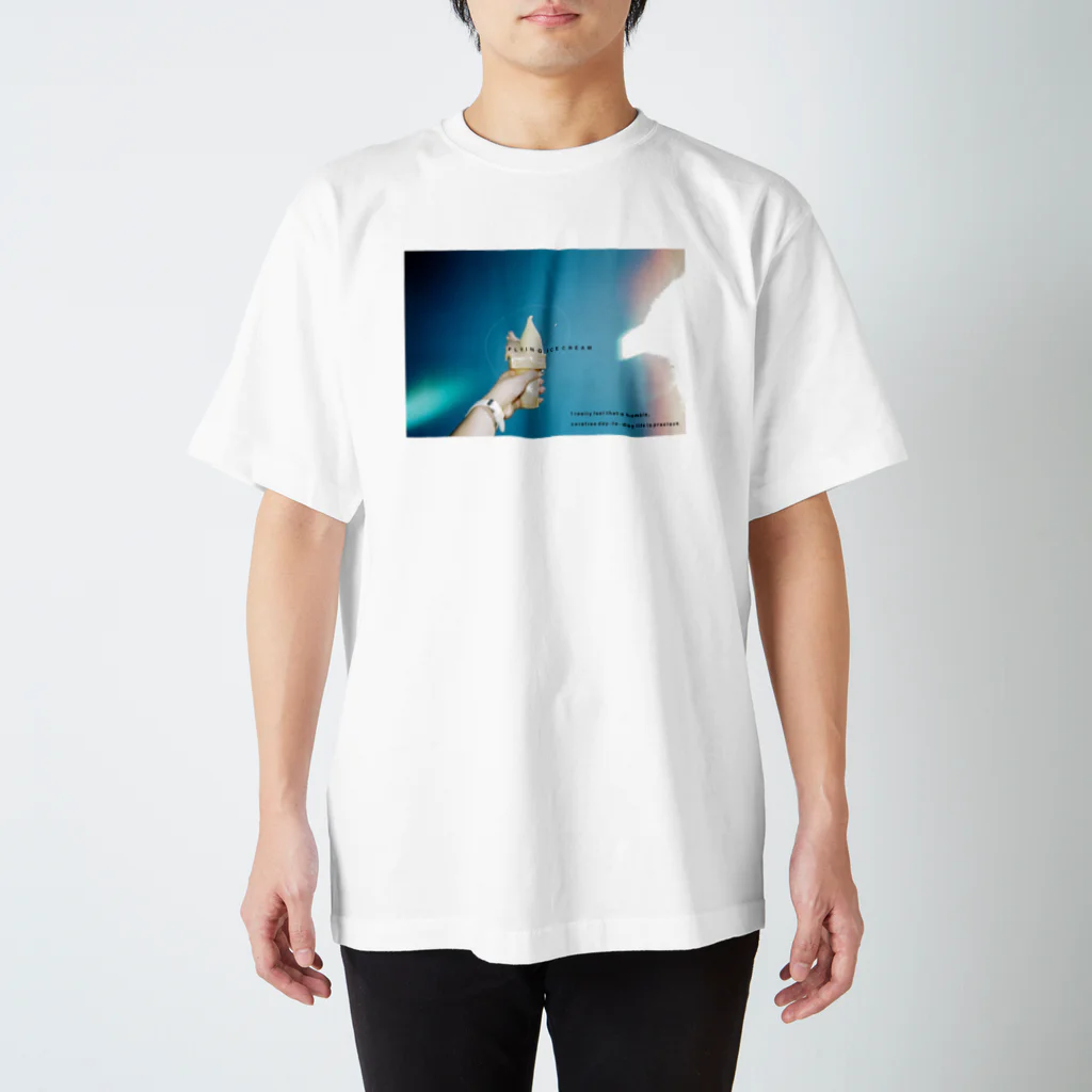 S ᴱ ᴿ ᴵ ᴺ ᴬの空飛ぶアイスクリーム スタンダードTシャツ