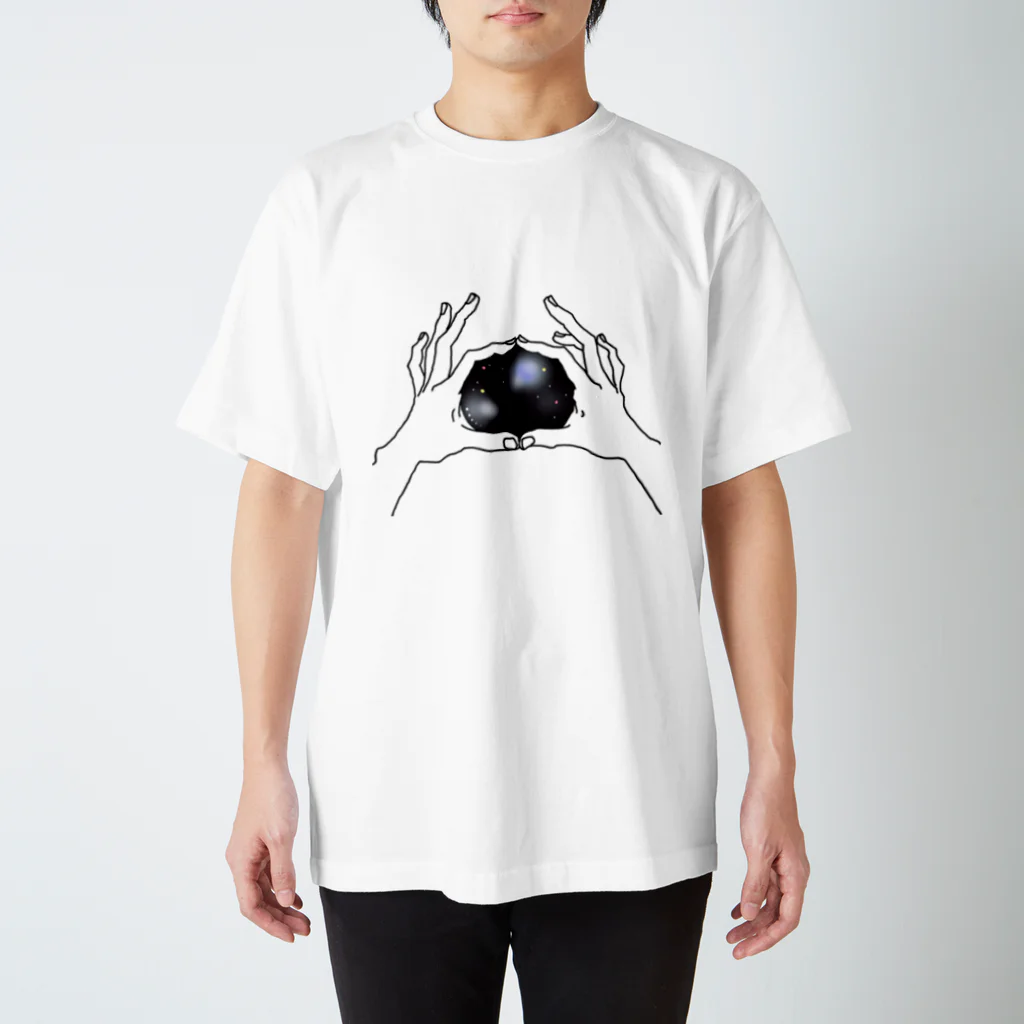 sinobuの手の中は宇宙 Regular Fit T-Shirt