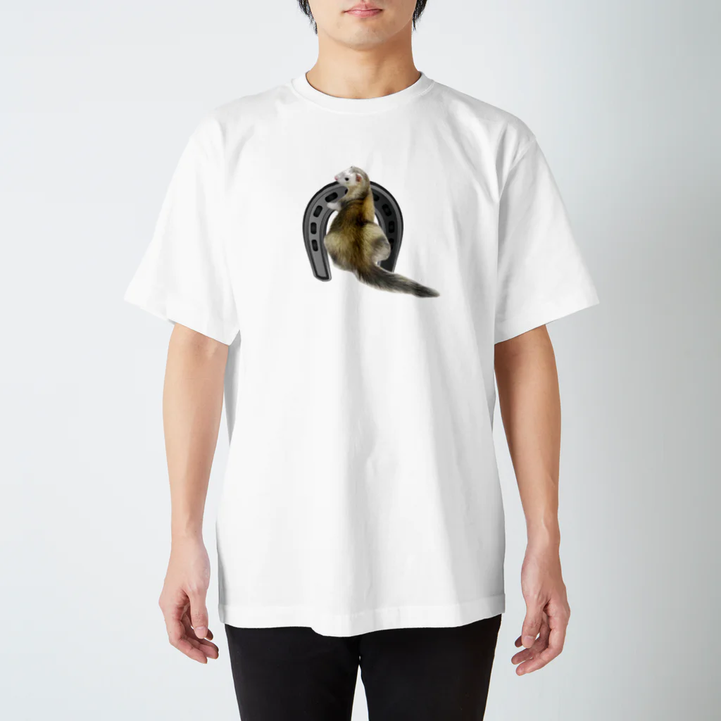 y.y.ferretsの馬蹄と フェレット Regular Fit T-Shirt