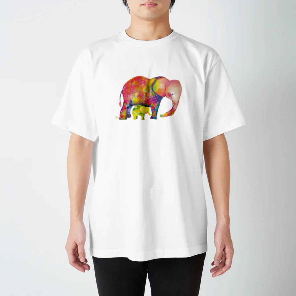 サトウレイナの赤いゾウと黄色い子ゾウ Regular Fit T-Shirt