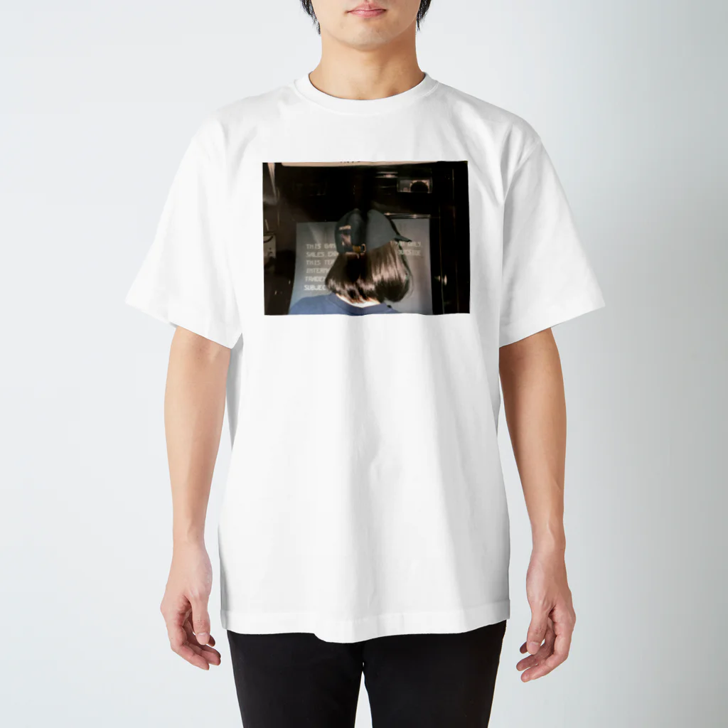 実優の彼女とゲーセン Regular Fit T-Shirt