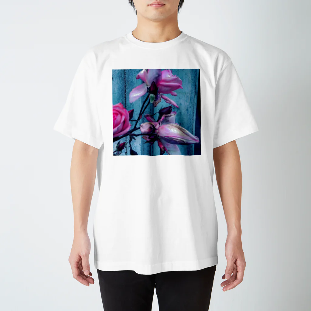 8216vividの薔薇 Regular Fit T-Shirt