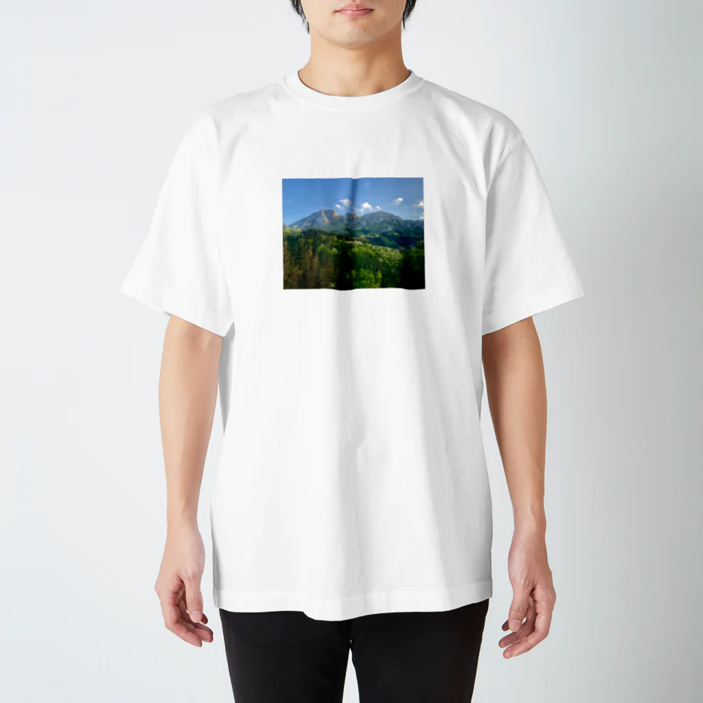 Mucho-Tierraのバスクの山 Regular Fit T-Shirt