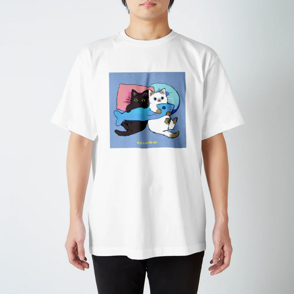 たたメーピーのたたメーピー 〈だきまくら🐟〉 Regular Fit T-Shirt