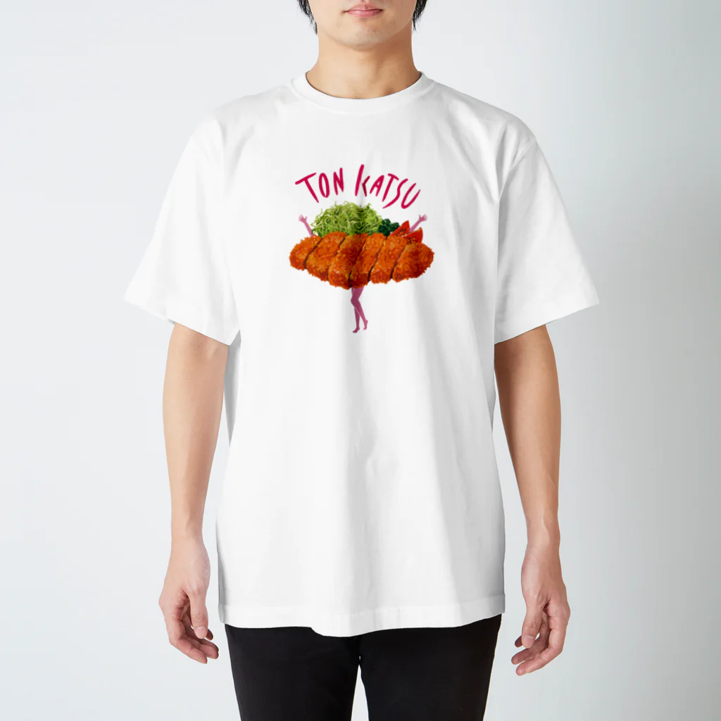 サグラダ・ピュン子のとんかつ娘 Regular Fit T-Shirt