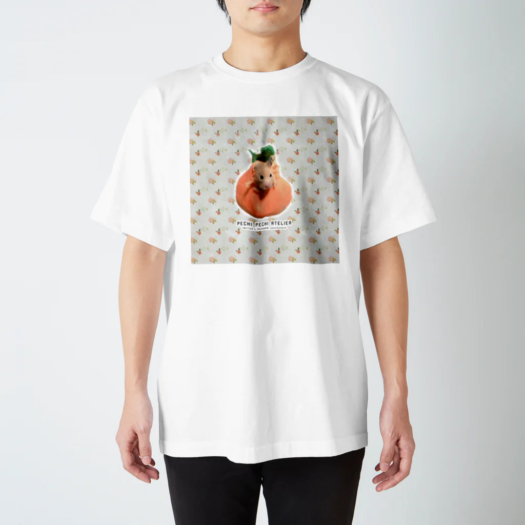 ぺちぺち工房 Pechi Pechi Atelierのハムスターの椿 スタンダードTシャツ