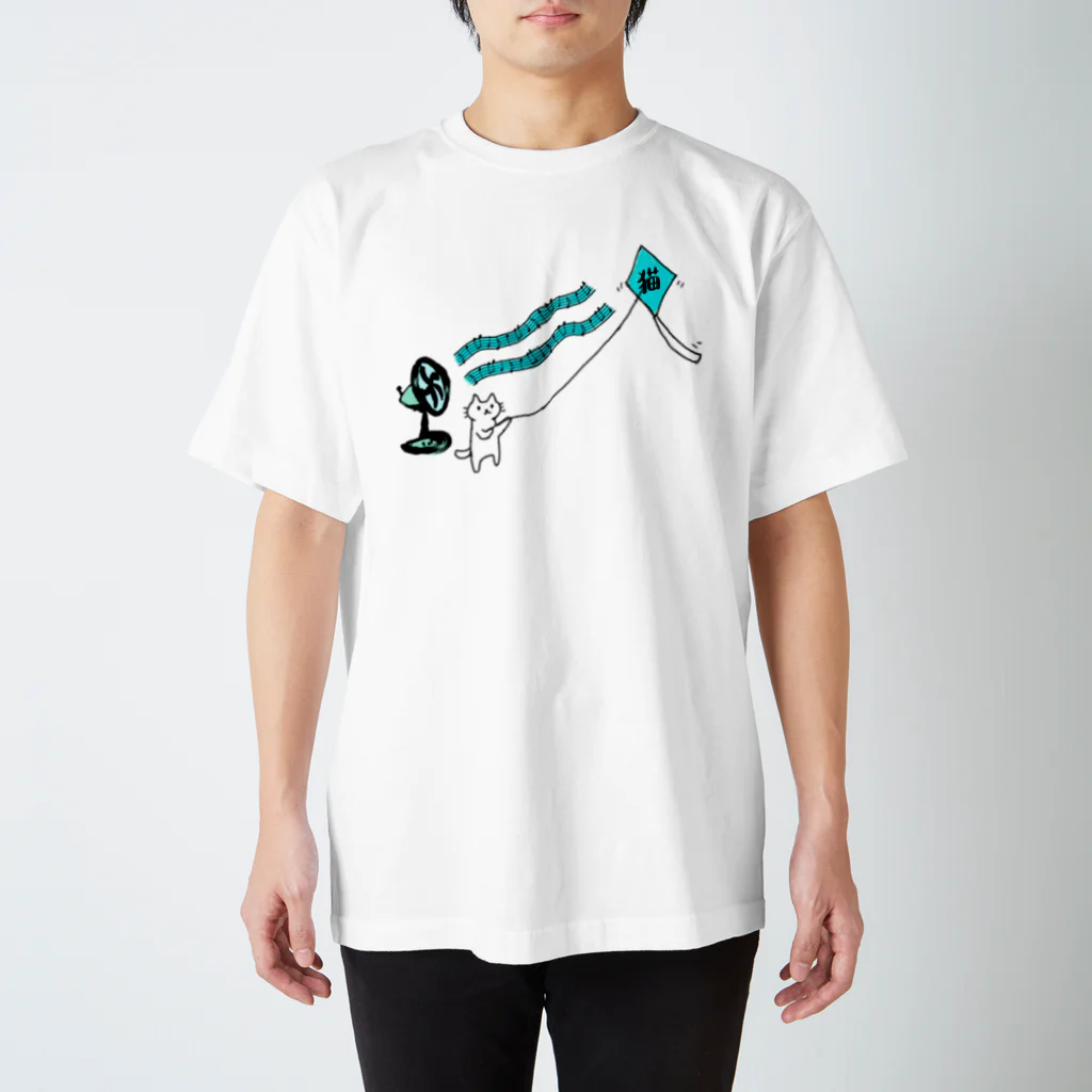 ひよこねこ ショップ 1号店の夏の凧揚げ Regular Fit T-Shirt