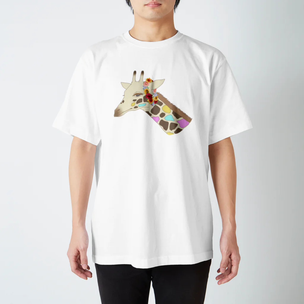 チワワの工房のキリンと花かんむり Regular Fit T-Shirt